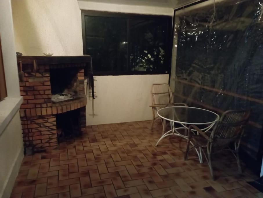 3 Pieces Calme, Terrasse Et Parking Prive Courcouronnes Exterior foto
